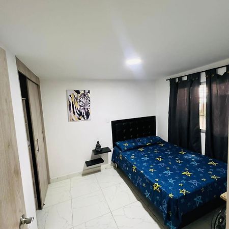 Hostal Campo Amor Меделин Екстериор снимка